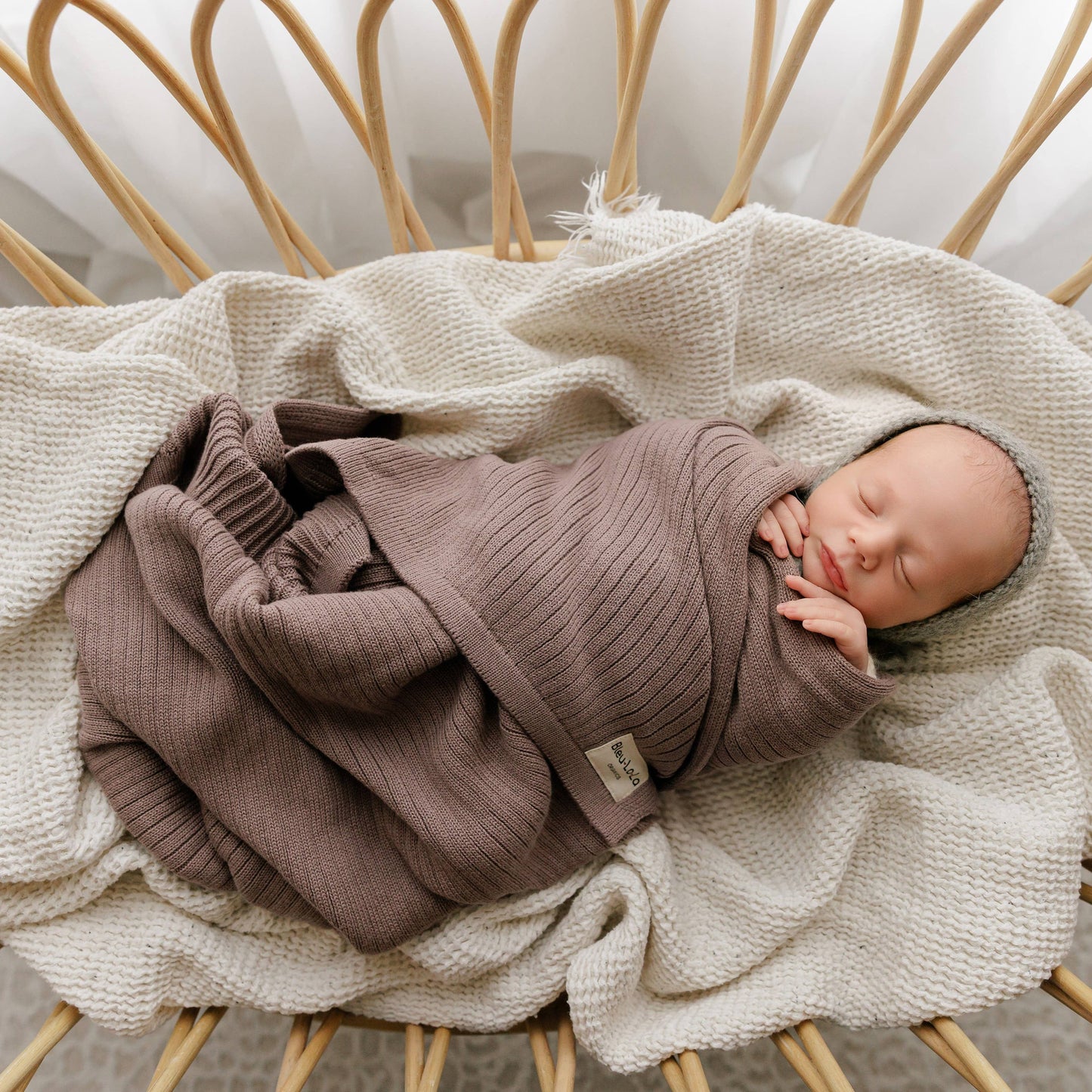Ribbed Baby Swaddle Blanket: Mocha