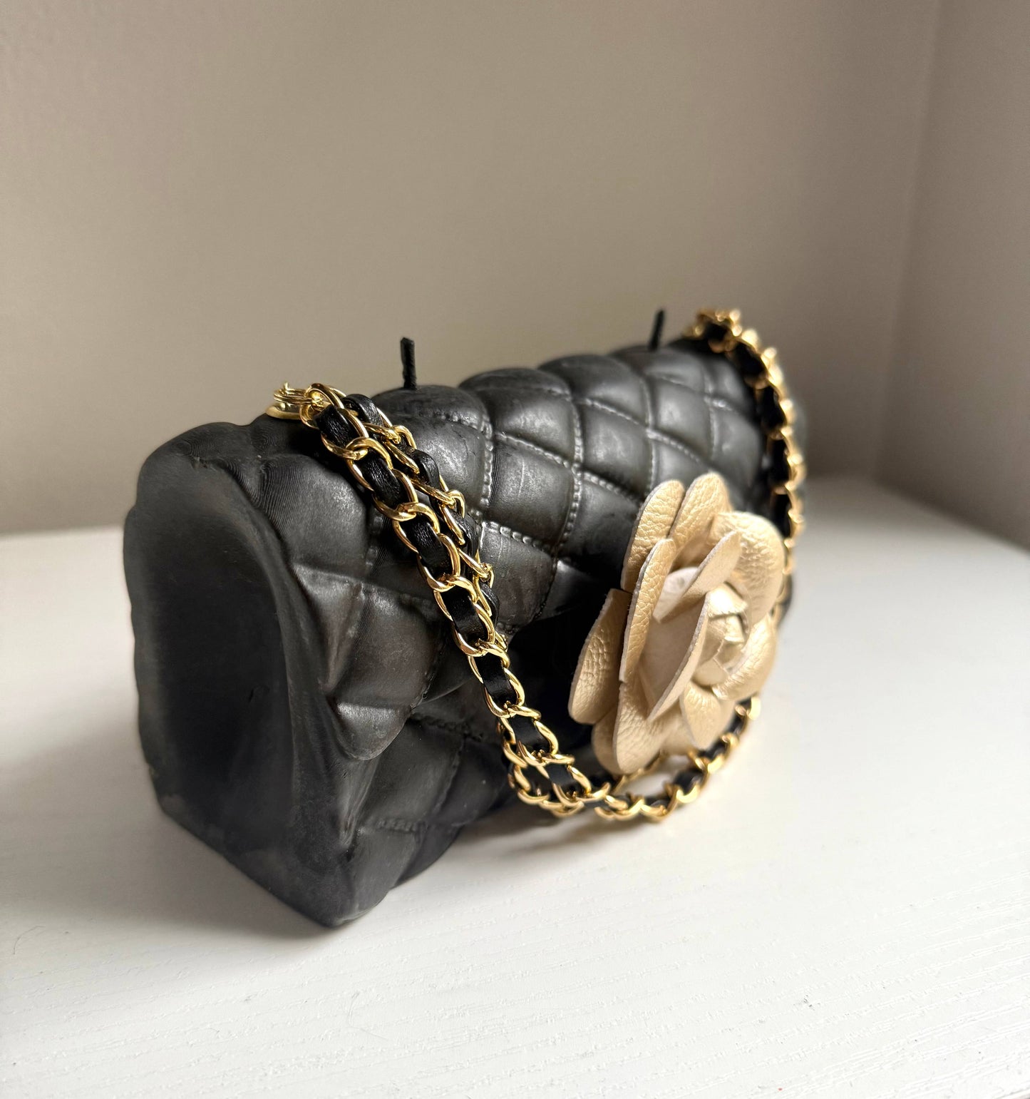 The Classic Couture Collection Candle Purse: Gold / Fragrance N*5