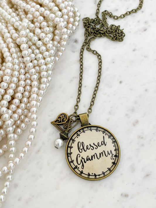 Ivy Barn Designs - Collar inspirador con colgante de cristal "Blessed Grammy"