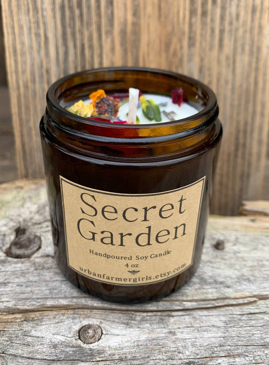 Vela de soja vertida a mano Secret Garden/ 4 oz