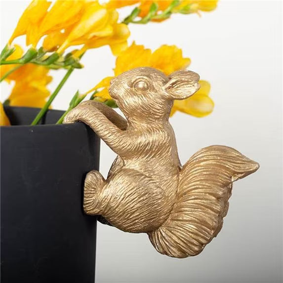 Gold Squirrel Pot Hugger