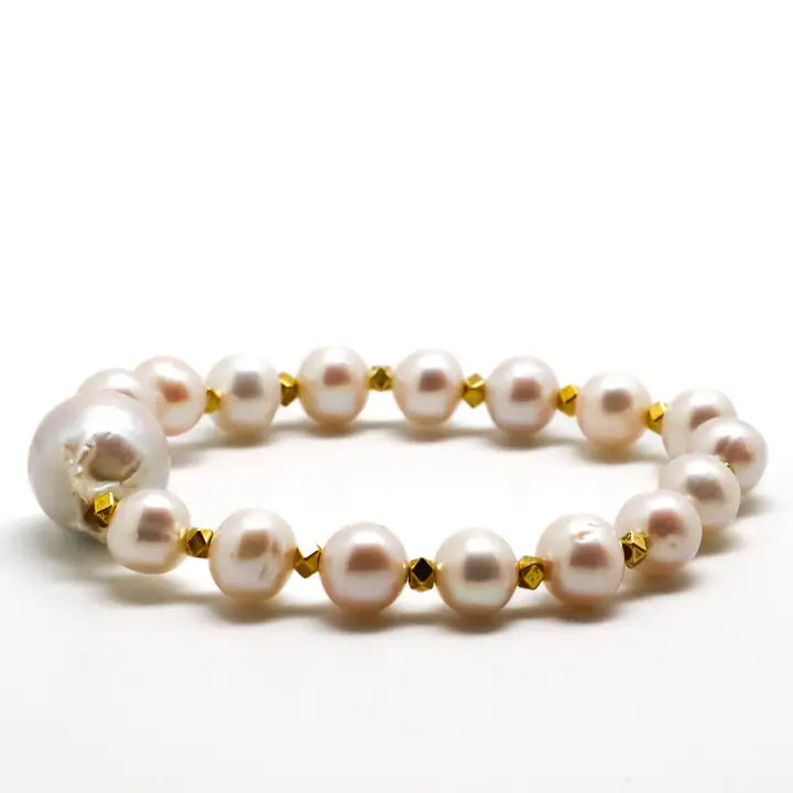 freshwater pearl bracelet w/ gold beads