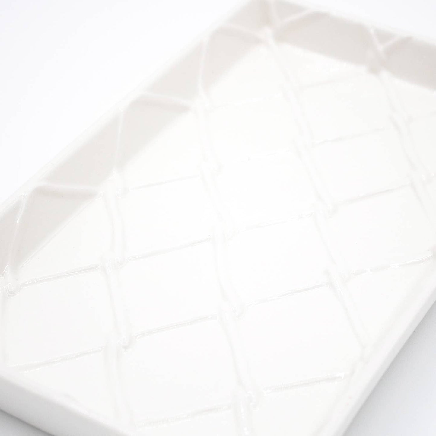 8 Oak Lane - White Textured Soap Dish