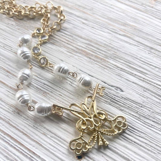 Fleur de lis French matte gold pearl necklace