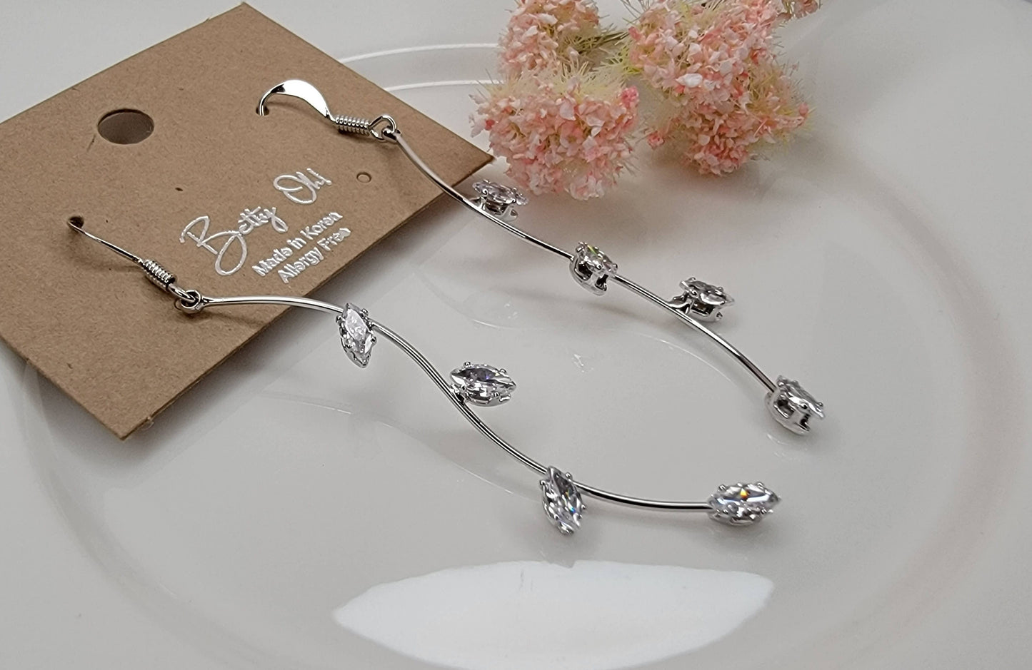 VINE SHAPE DANGLE EARRINGS