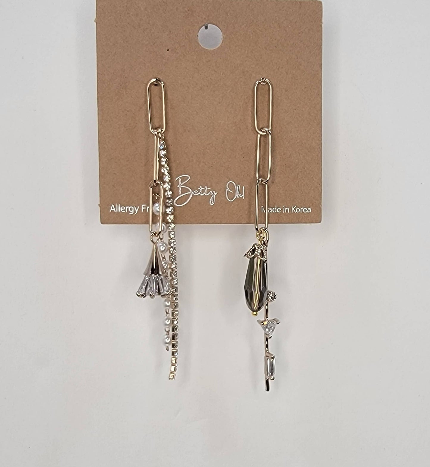 PENDIENTES COLGANTES HECHOS A MANO.