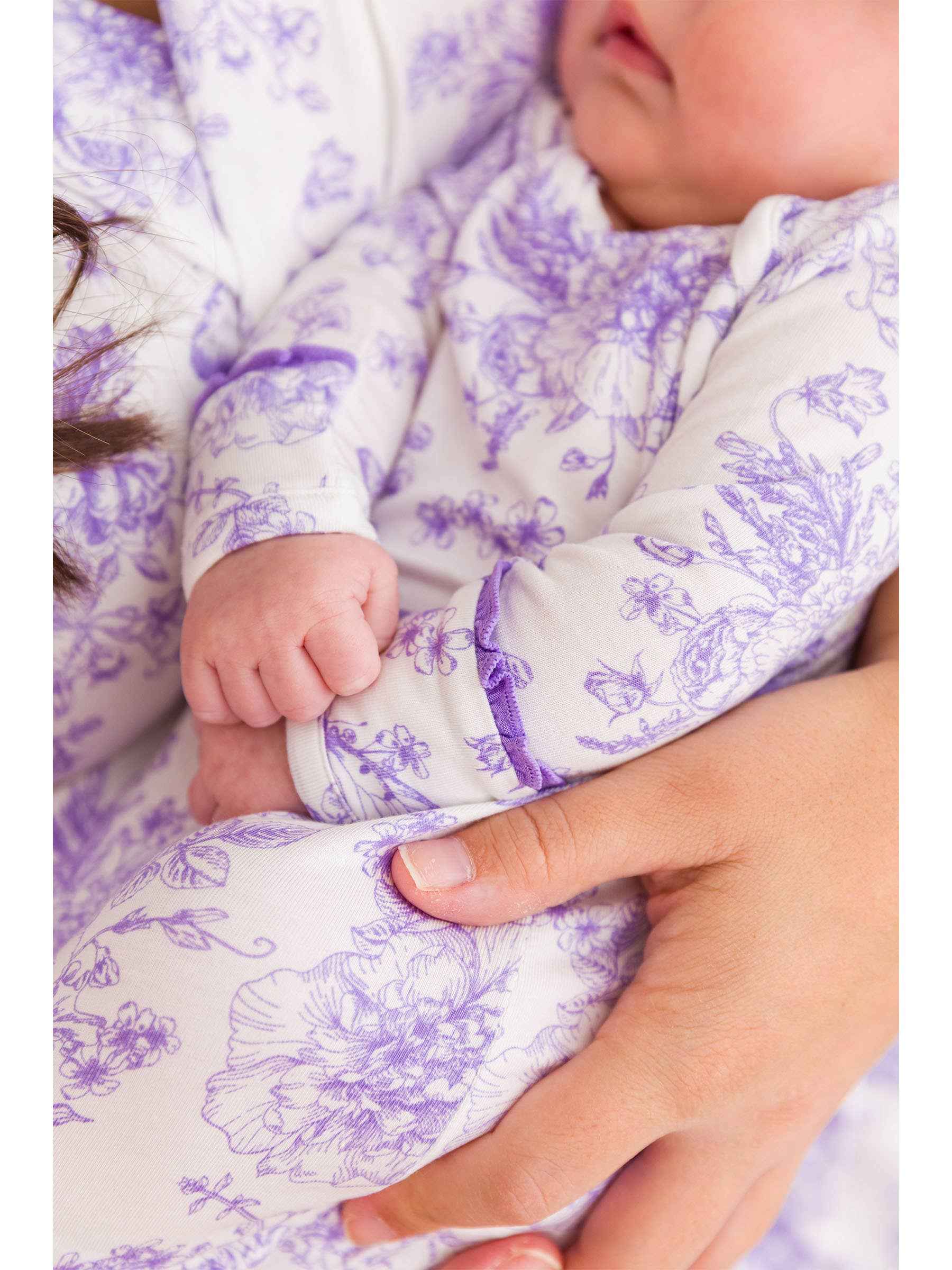 SoftSnooze™ Baby Girls Bamboo Viscose Wisteria Purple Butterfly Garden Toile Ruffle Knotted Sleep Gown & Bow Hat Set: Purple / Newborn-3m