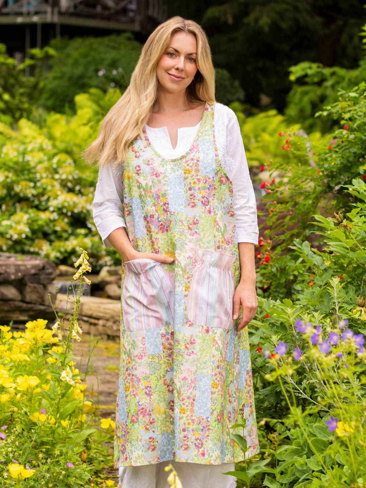 Garden Collage Apron - Pastel: Plus