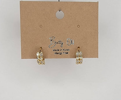 DOUBLE LAYERED CLICKER EARRINGS