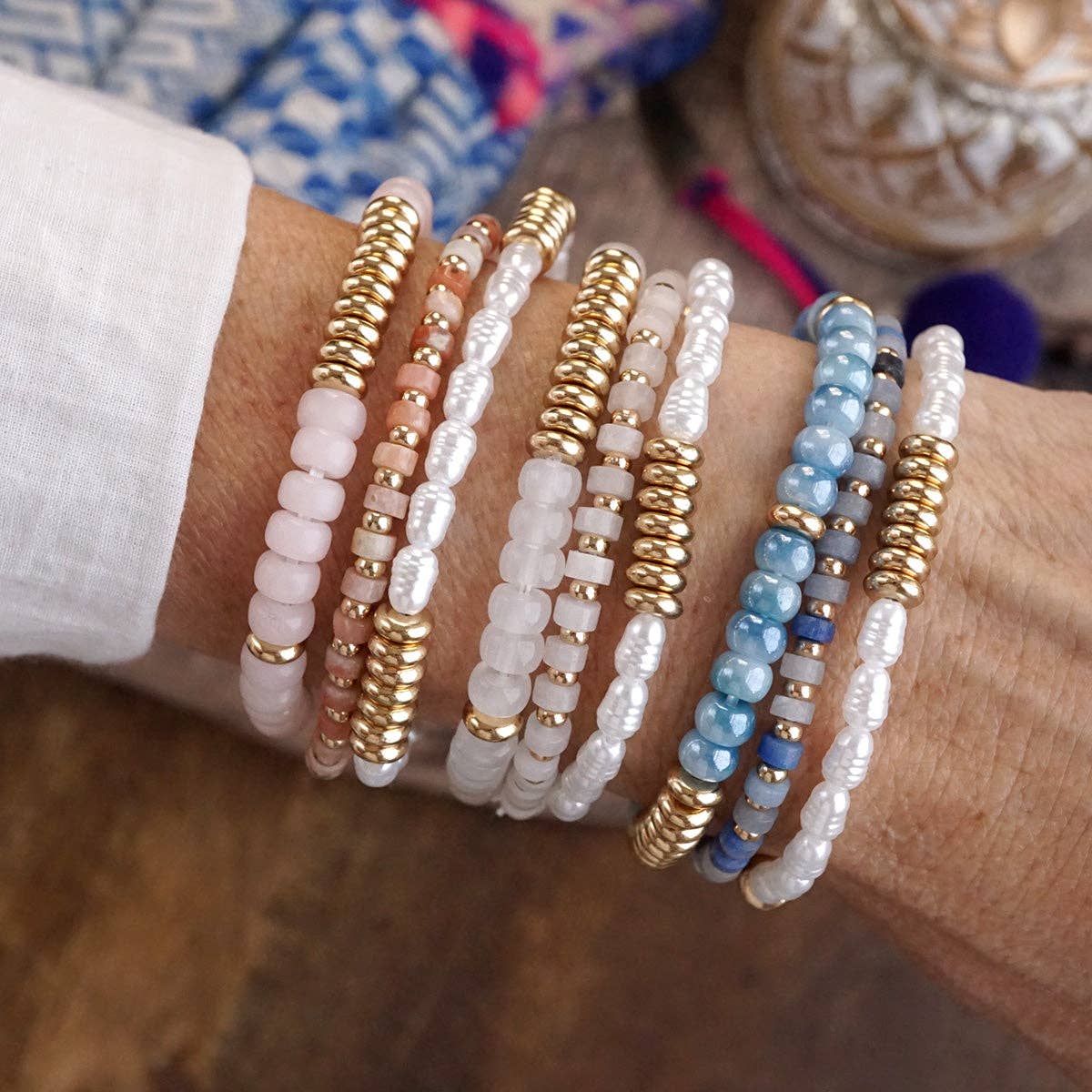 Trío de pulseras clásicas de cuentas: piedra natural, perlas y cristal