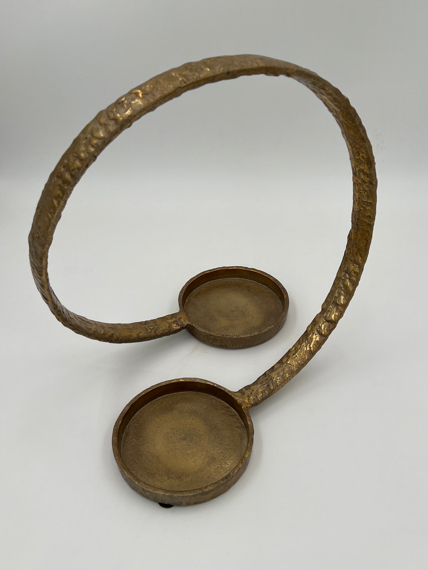 Candelabro circular dorado