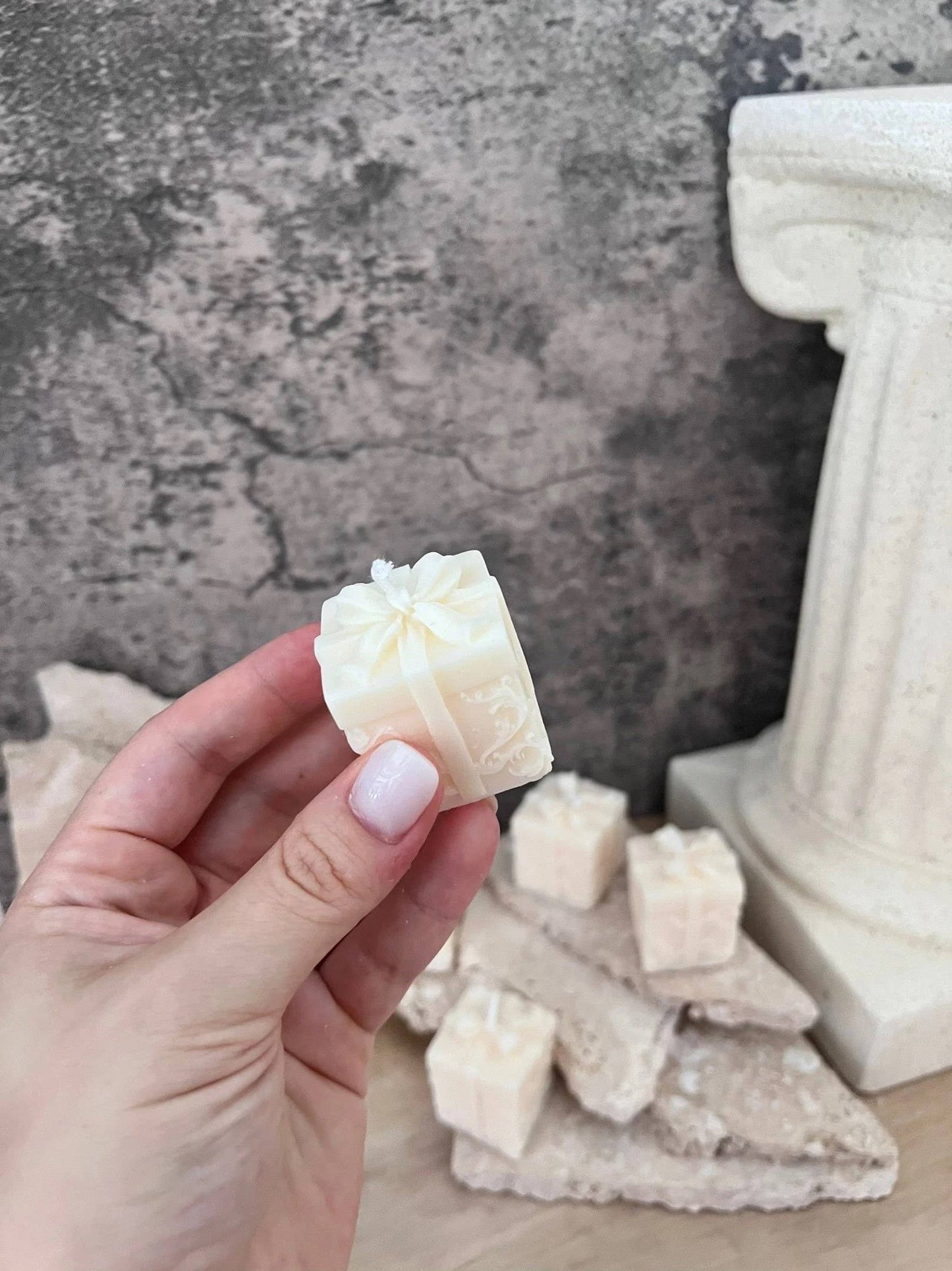 Tiny Gifts Candle 2x1.5in - Christmas