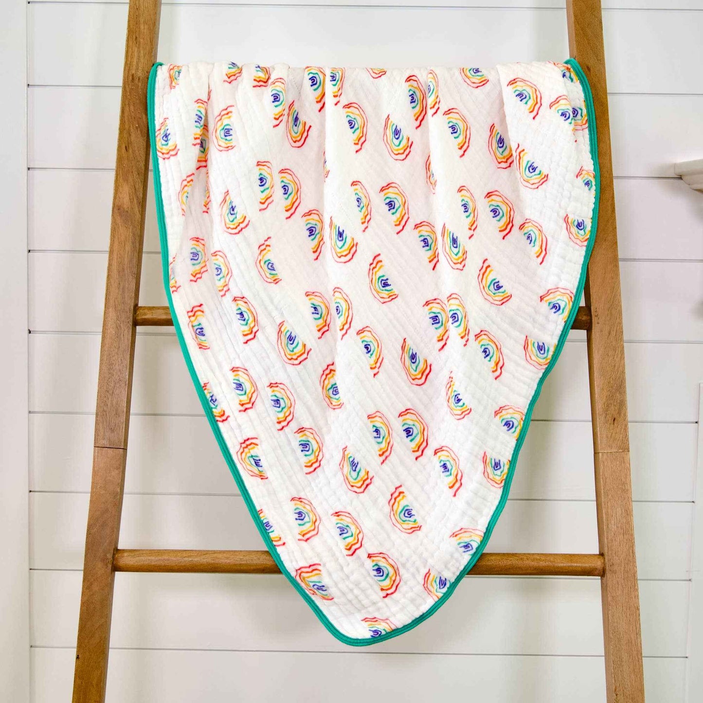 LollyBanks - Somewhere Over The Rainbow Baby Toddler Muslin Quilt