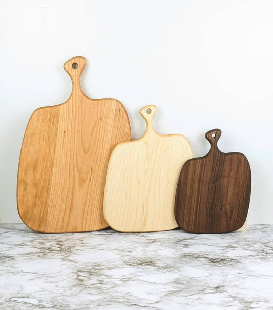 Tabla de embutidos de madera con asa - Redondeada