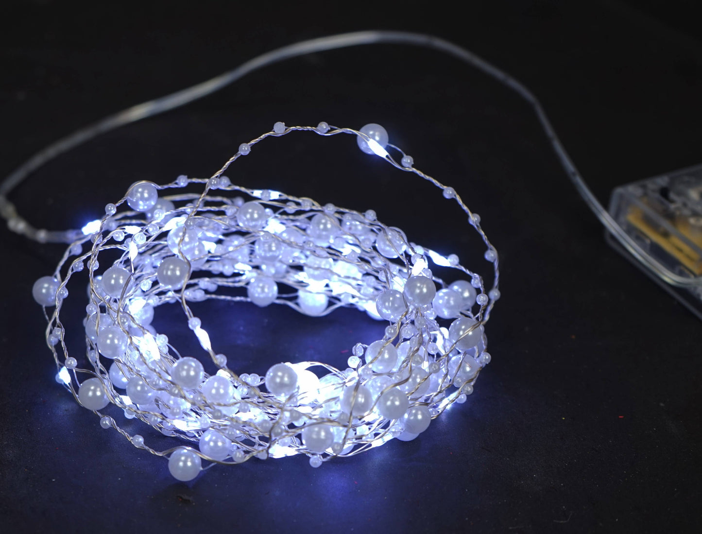 LED Pearl w. buds string light 50lts- Cool White