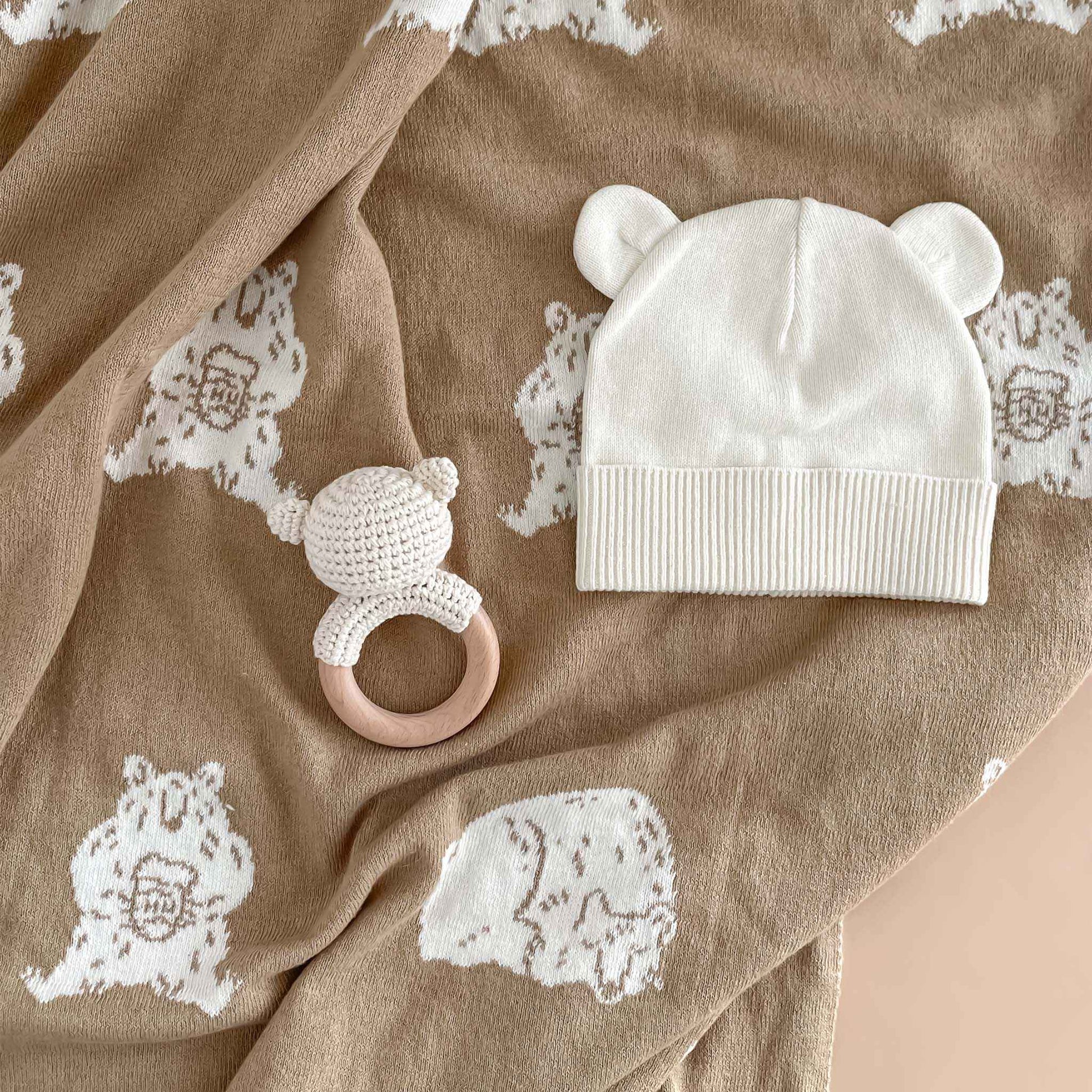 Set Honey Bear Blanket Hat and Teether Baby Gift Summer: Brown Bear