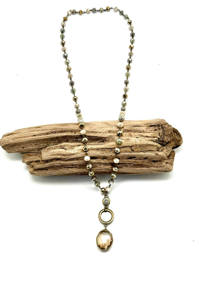 Rant &amp; Rave Classic - Collar VintageStyle MultiBeads con Círculo de Cristal Biselado de 30"