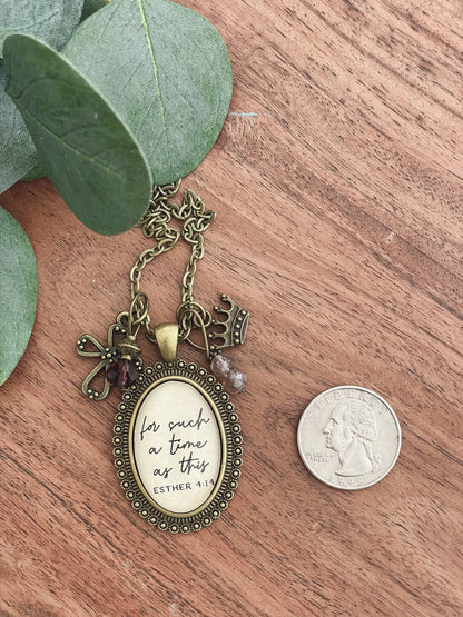 Ivy Barn Designs - Para un momento como este, joyas con cita bíblica de Ester 4:14