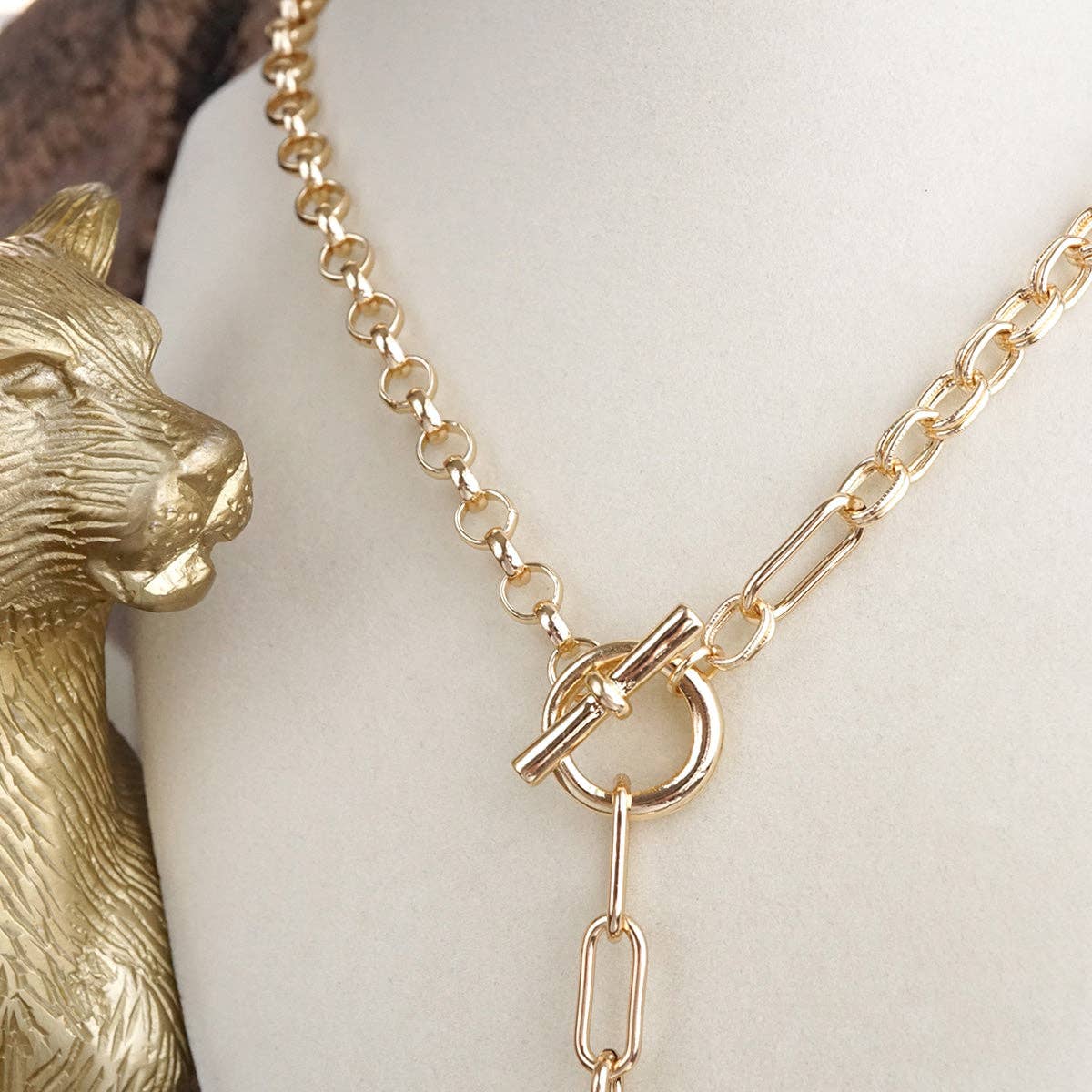 Hammered Heart Lariat Necklace in Gold