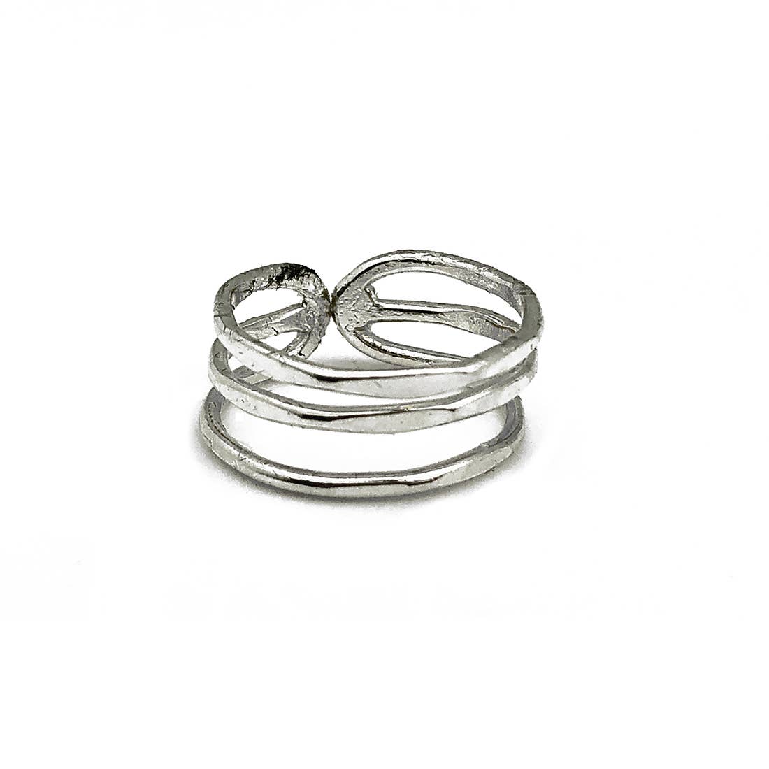 Anju Jewelry - Anillo ajustable bañado en plata - Tres bandas texturizadas