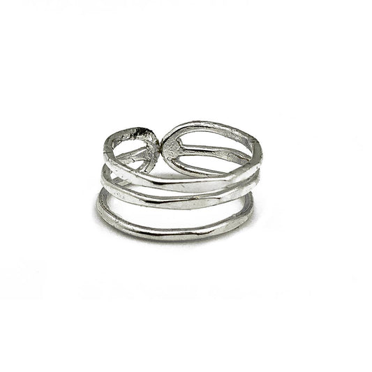 Anju Jewelry - Anillo ajustable bañado en plata - Tres bandas texturizadas