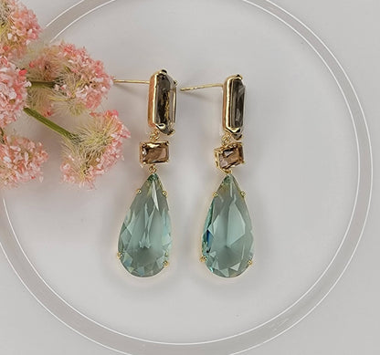 HANDMADE SEMI PRECIOUS STONES DANGLE EARRINGS.