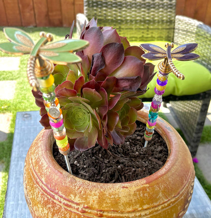 Dragonfly Garden Plant Stakes Beaded: Green / 8 inch
