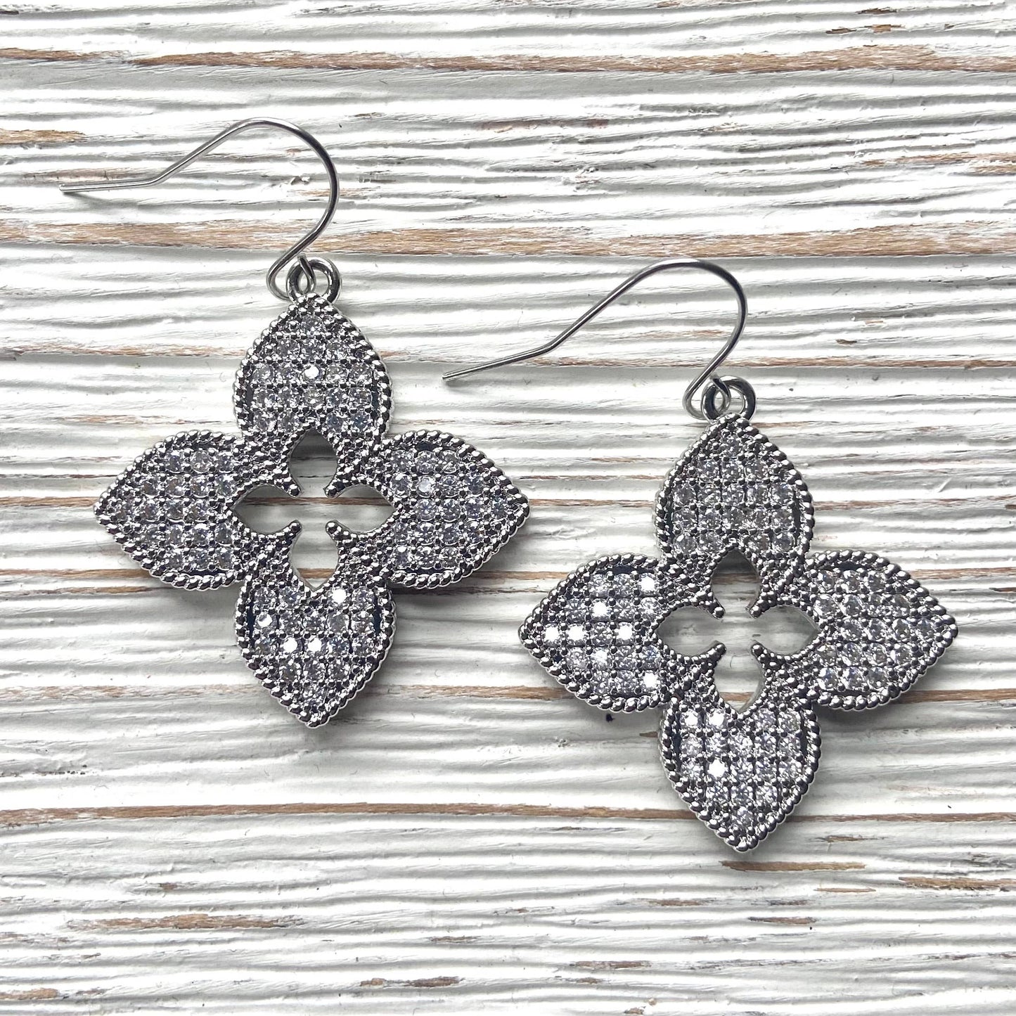 Quatrefoil clover designer style jewelry boutique trendy 