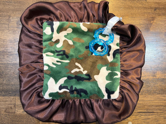 Cuddle Couture - Hunting buddy teether 10x10
