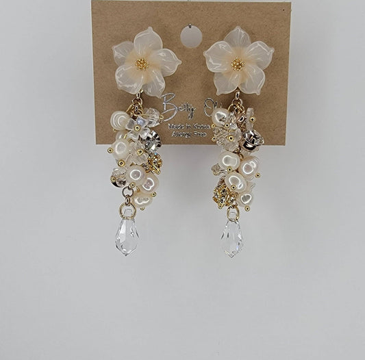Handmade Dangle Earrings-WHITE FLOWER