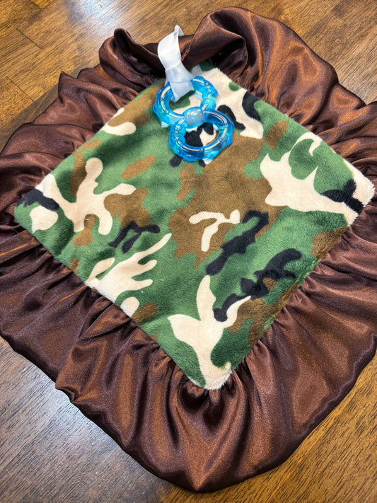 Cuddle Couture - Hunting buddy teether 10x10