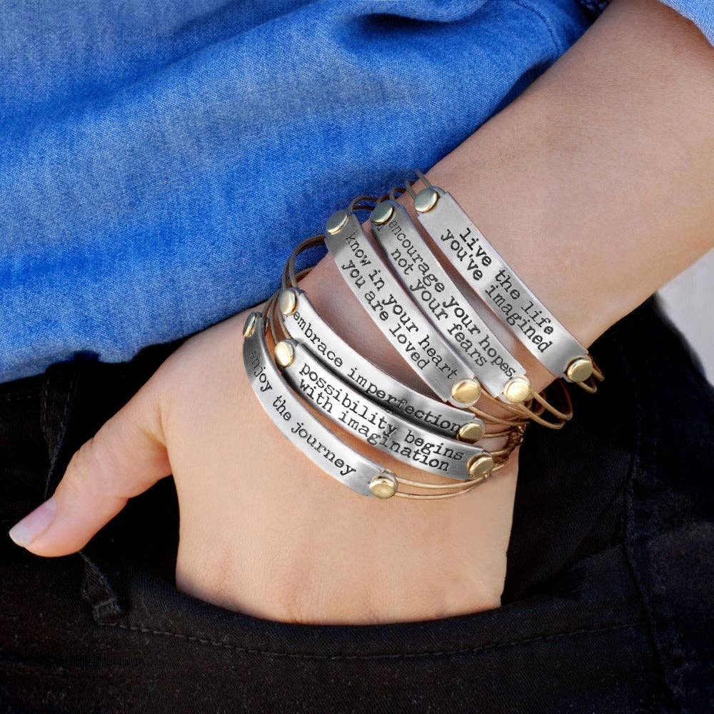Joyería Sweet Romance: Pulseras de barra con mensaje inspirador