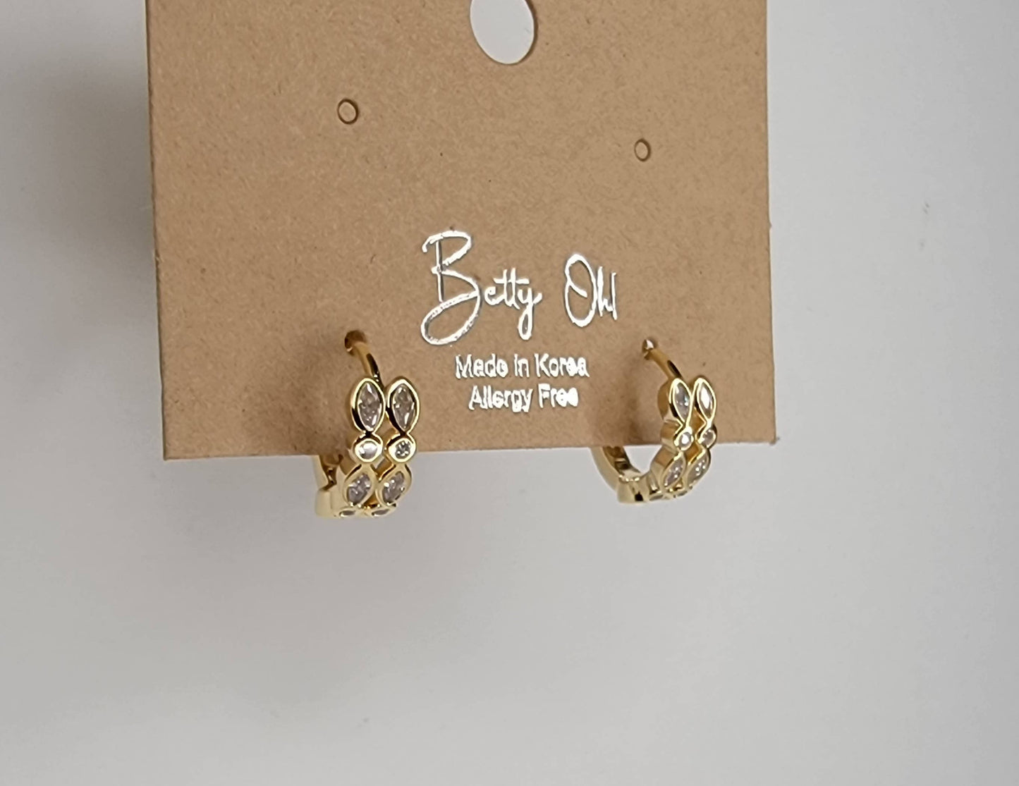 DOUBLE LAYERED CLICKER EARRINGS