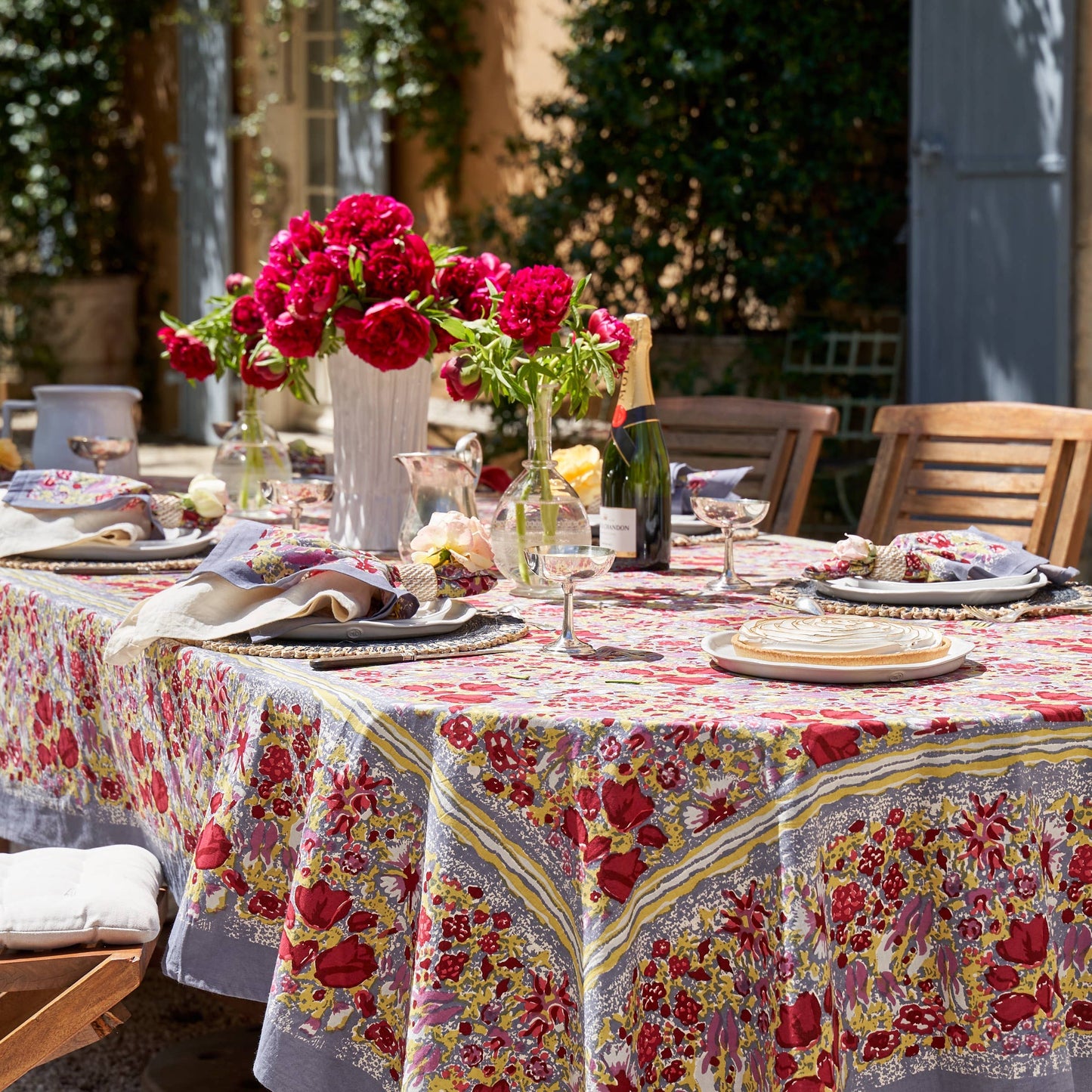 Jardin Red & Grey | French Tablecloths