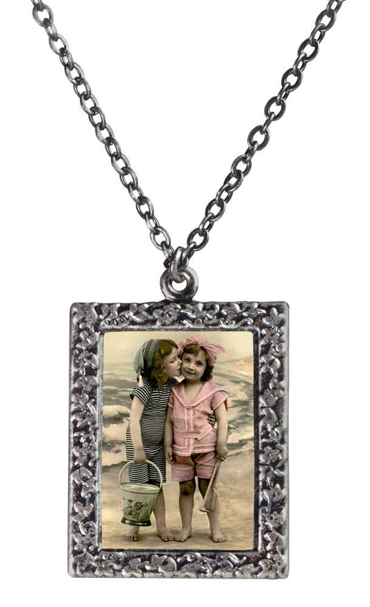 Frame Neckl: Friends/Beach