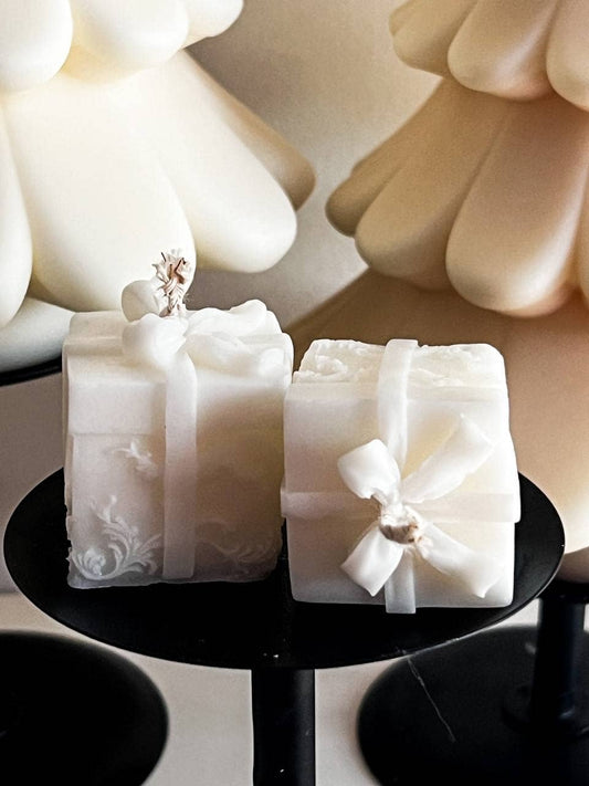 Tiny Gifts Candle 2x1.5in - Christmas