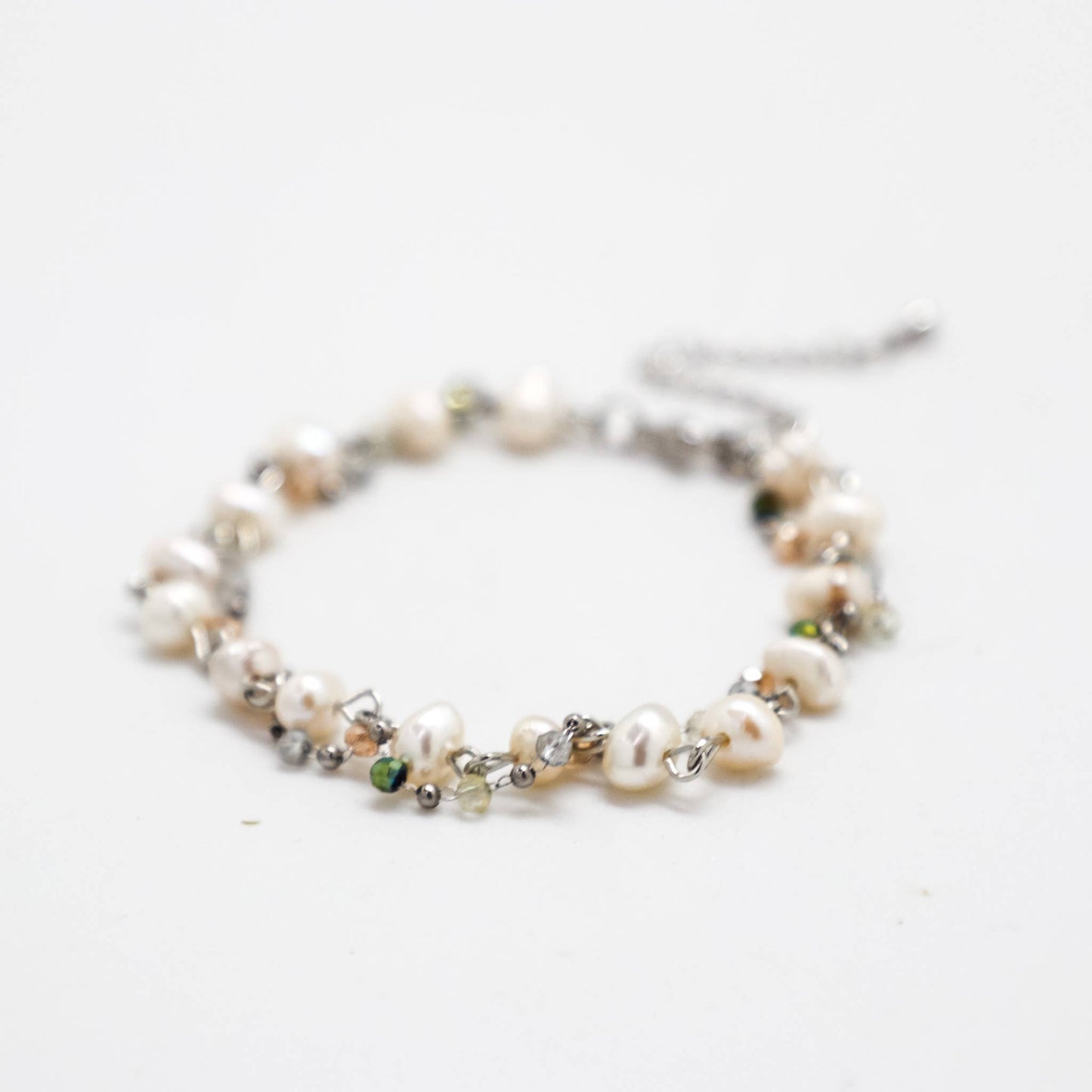 Bracelet Freshwater Pearl Lt Multicolored Glass 7”w/2” extension