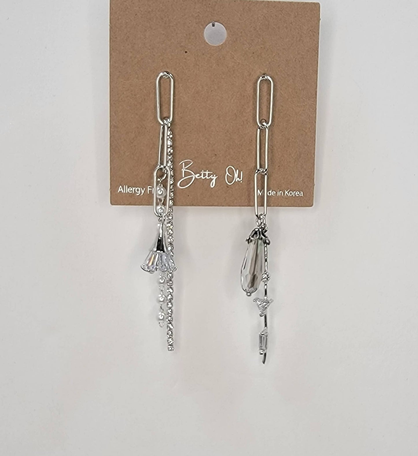 PENDIENTES COLGANTES HECHOS A MANO.