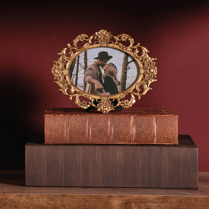 Oval Vintage Photo Frame