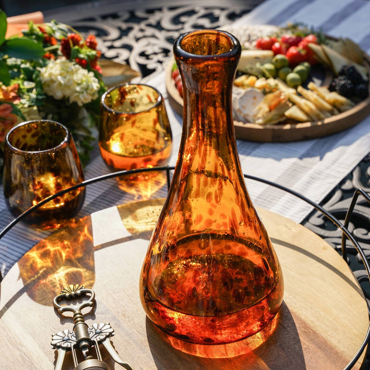 Twine - Segunda Vida Tortuga Hand Blown Recycled Glass Wine Decanter