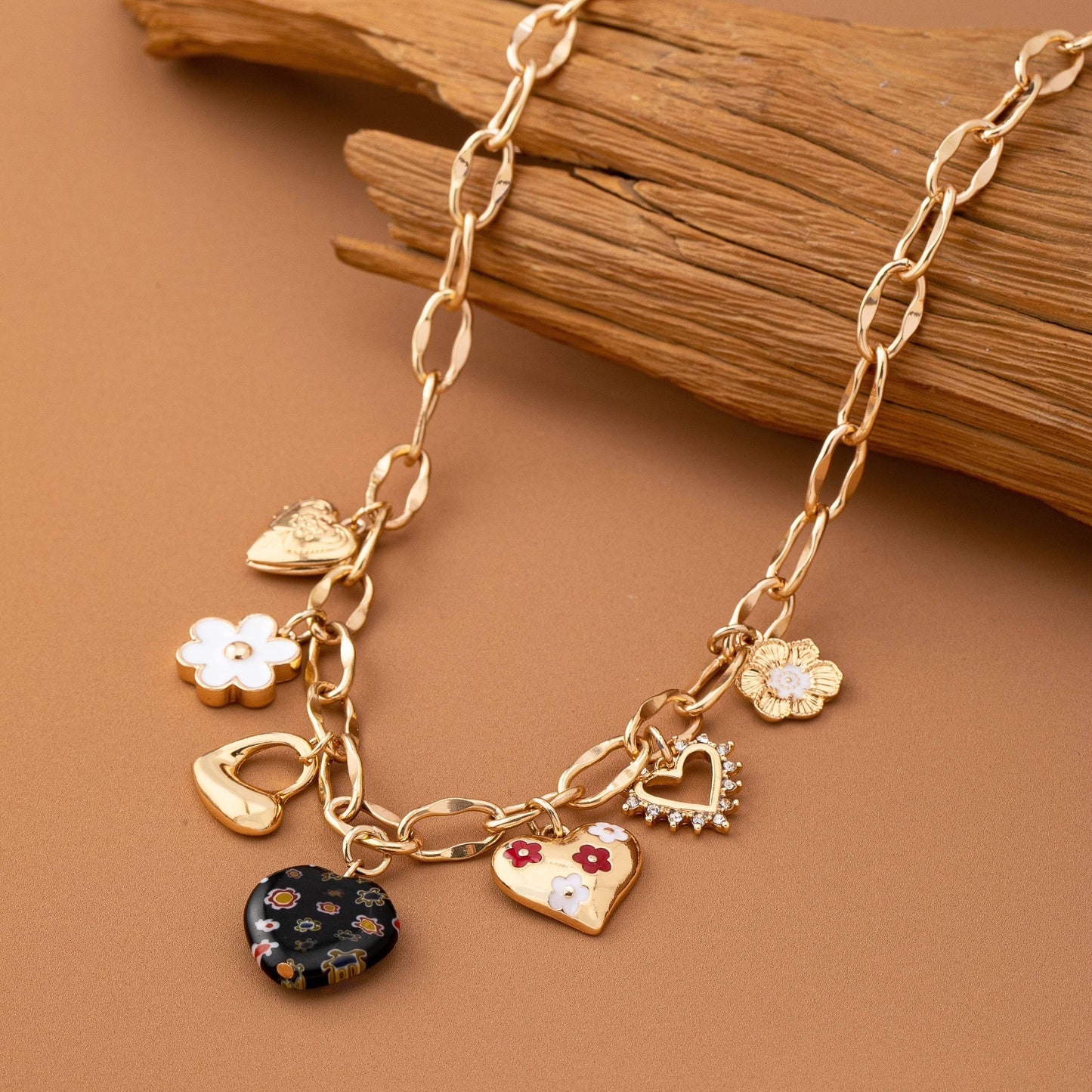 JOSSLYN de wall to wall - COLLAR CON DIJE DE CORAZONES, FLOR Y PIEDRA DE DIAMANTES | 80N92650
