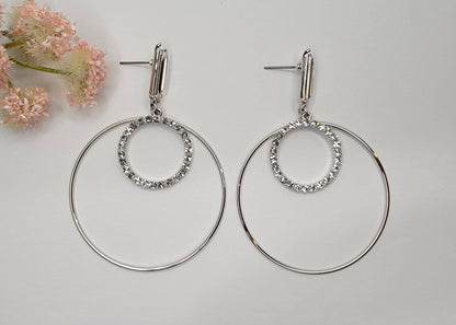 DOUBLE ROUND DANGLE EARRINGS.