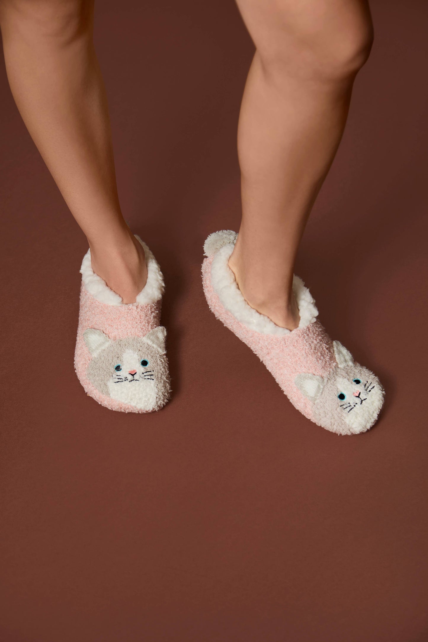 Memoi Kitty Embellished Plush Lined Slipper