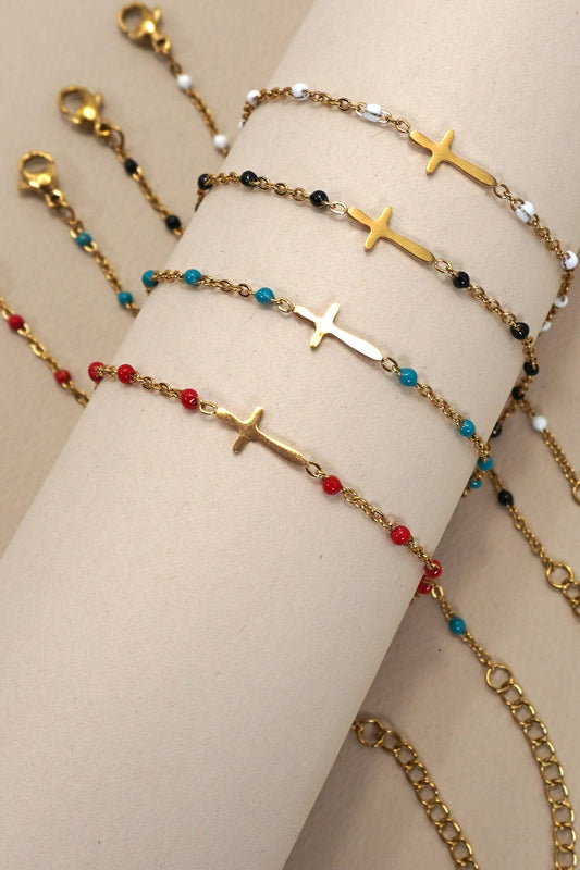 JOSSLYN de wall to wall - PULSERA CON CRUZ DE ACERO INOXIDABLE DE 18 QUILATES SIN DESLUSTRACIÓN | 40B5176