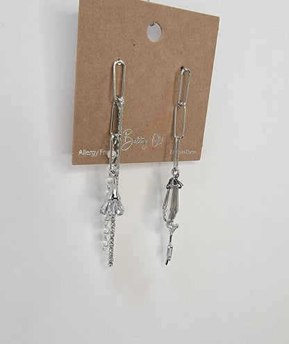 PENDIENTES COLGANTES HECHOS A MANO.