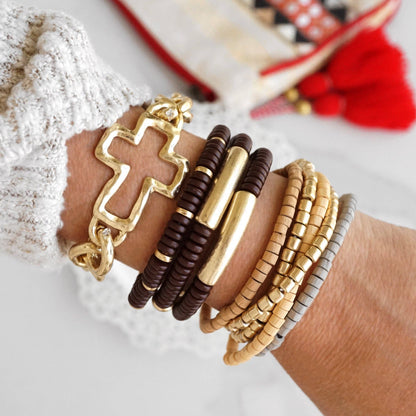 - Pulsera cruzada de cadena gruesa de oro desgastado