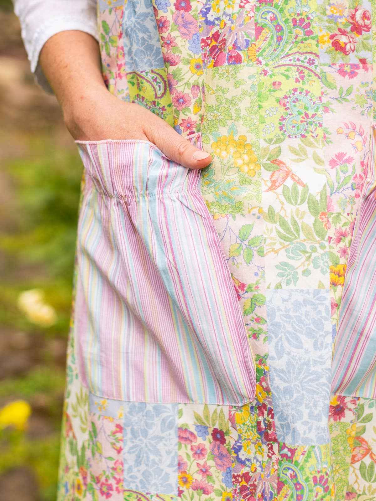 Garden Collage Apron - Pastel: Plus
