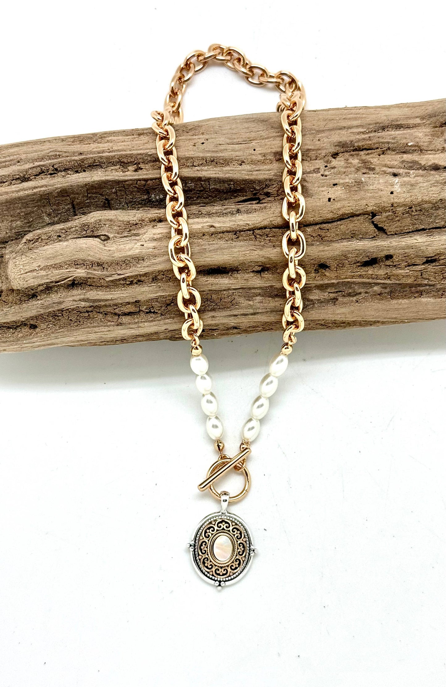 Rant &amp; Rave Classic - Collar chapado en oro con cadena de perla, cristal y nácar de 18"