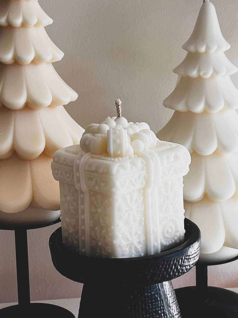 Large Christmas Candle for Holiday Gifting 4x2 3/4in