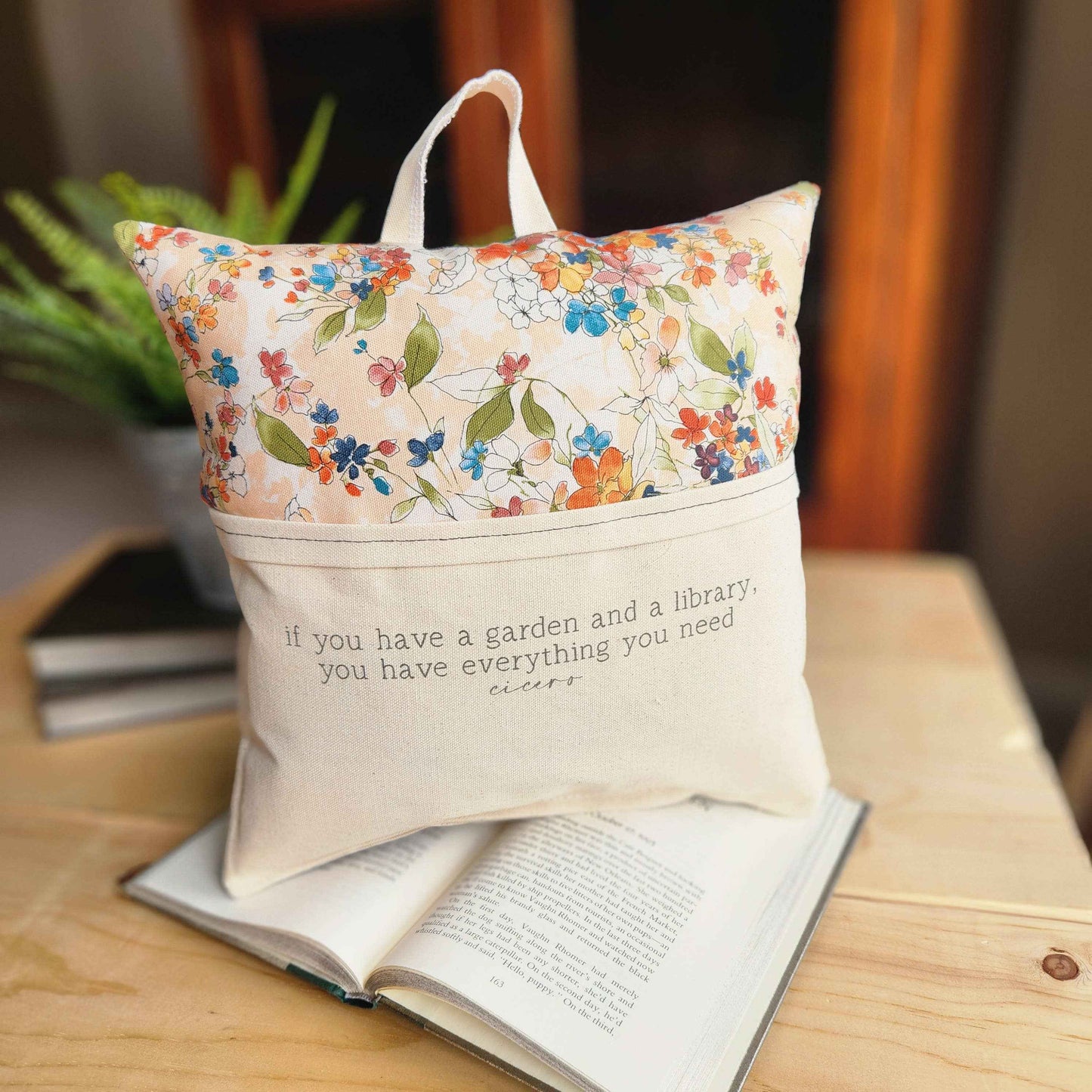 Garden... Cicero, Reading Pillow, autumn floral